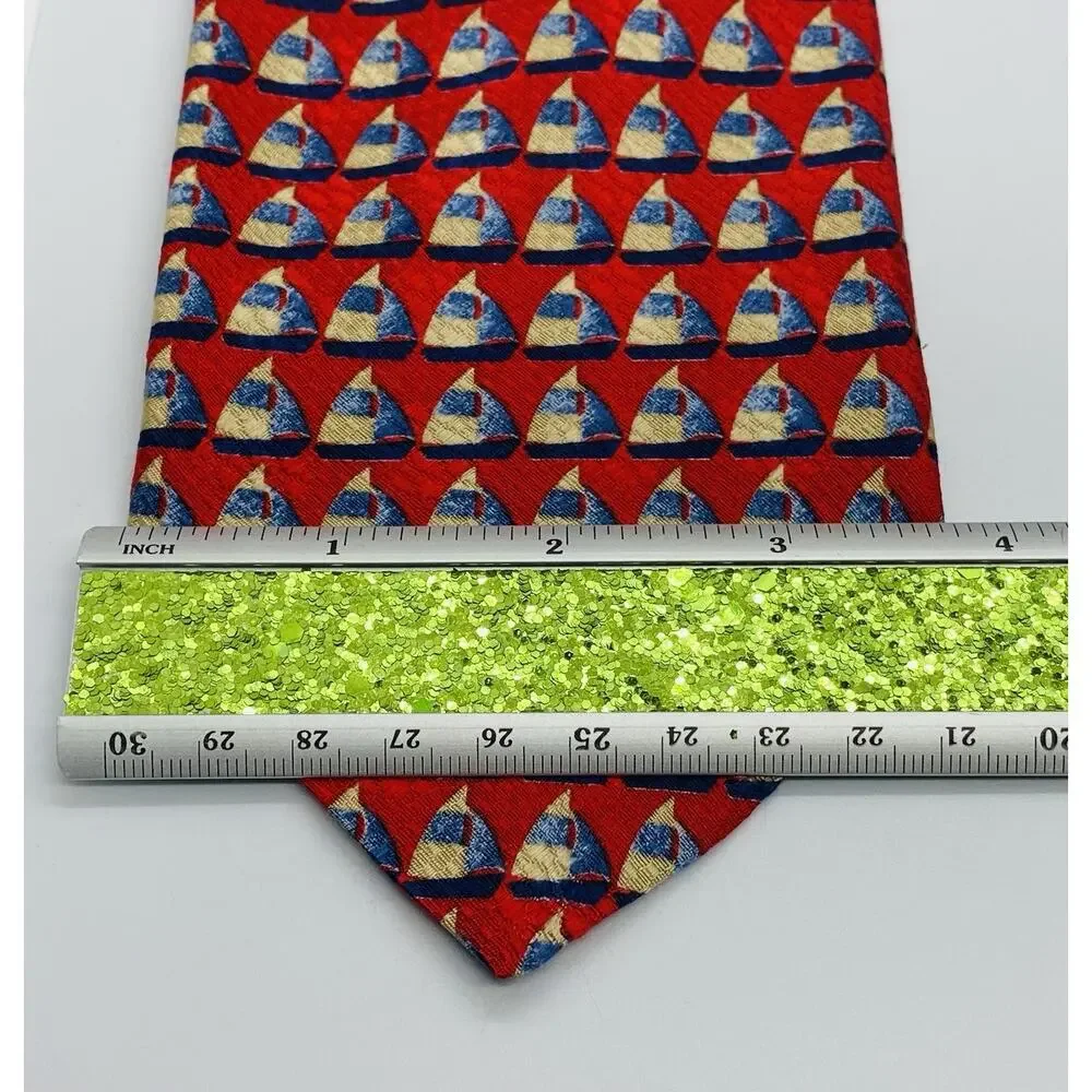Ermenegildo Zegna 100% Silk Tie Red Geometric Pattern Made in Italy Luxury